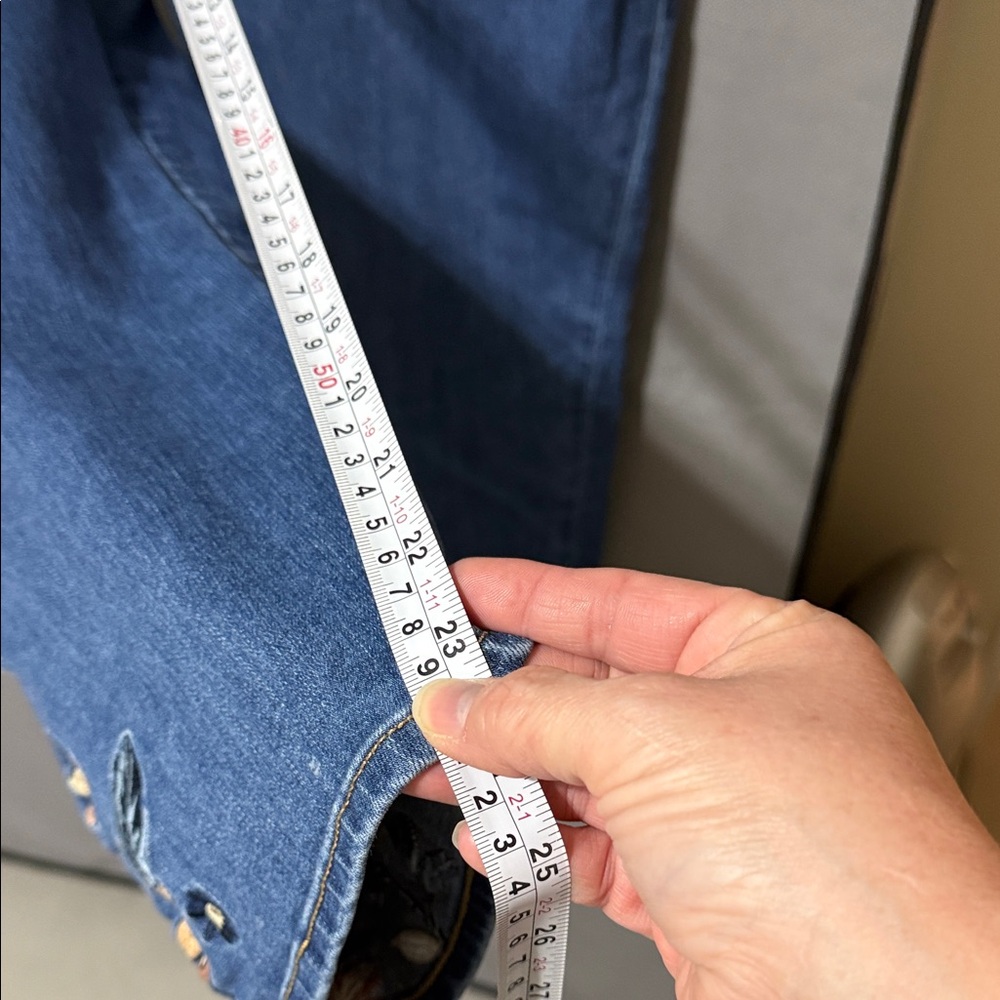 Chico's Blue Cropped Jeans with Floral Embroidery - Picture 6 of 7